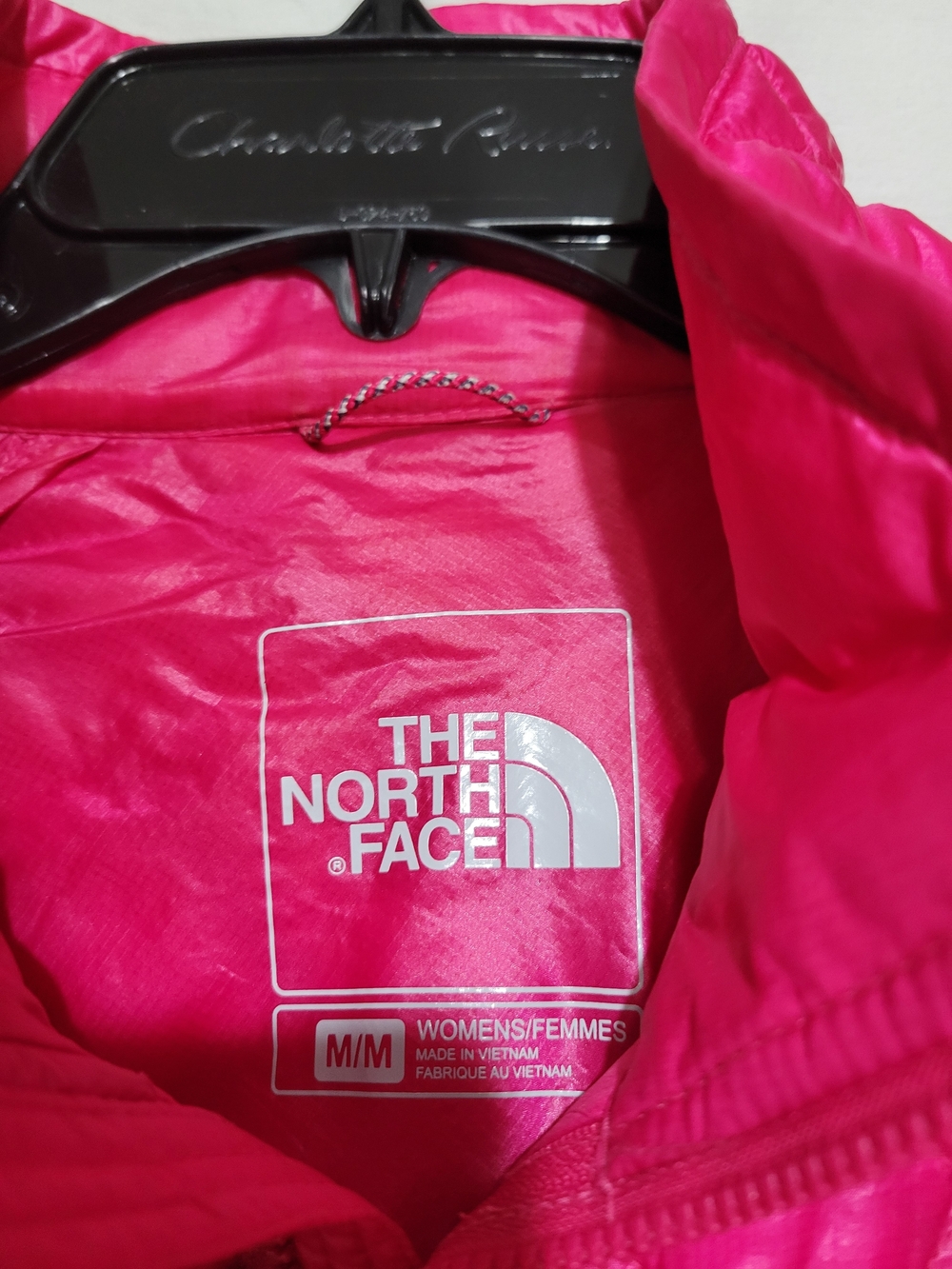 The North Face Women's Hot Pink Diamond-Quilt Puffer Jacket - Picture 3 of 8